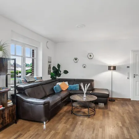 Grosse Traumwohnung Mit Garten *