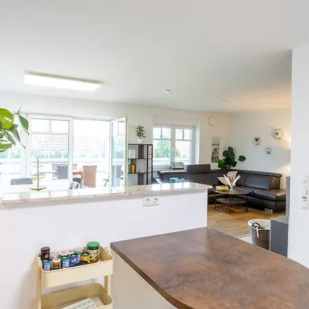 Grosse Traumwohnung Mit Garten *
