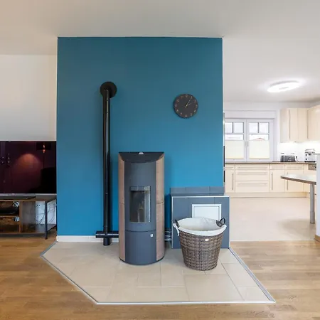 Grosse Traumwohnung Mit Garten Apartment