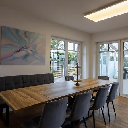 Grosse Traumwohnung Mit Garten Reppenstedt