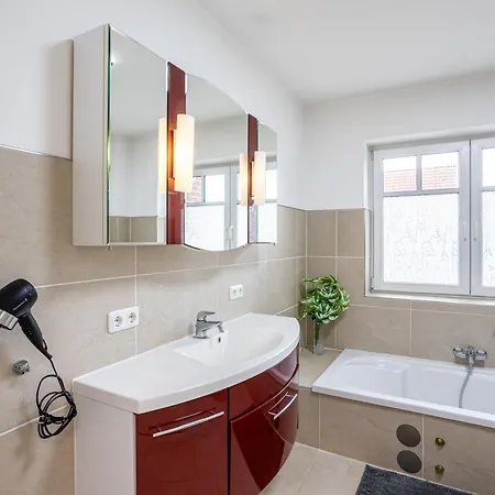 Grosse Traumwohnung Mit Garten - Ideal Fuer Gruppen
