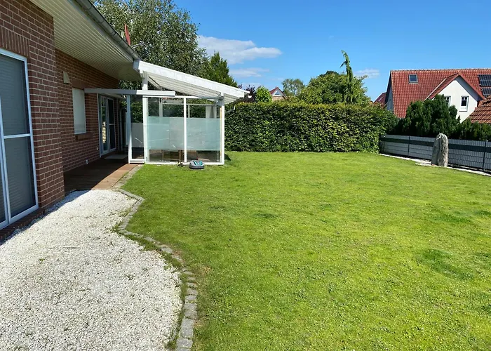 Апартаменты Grosse Traumwohnung Mit Garten