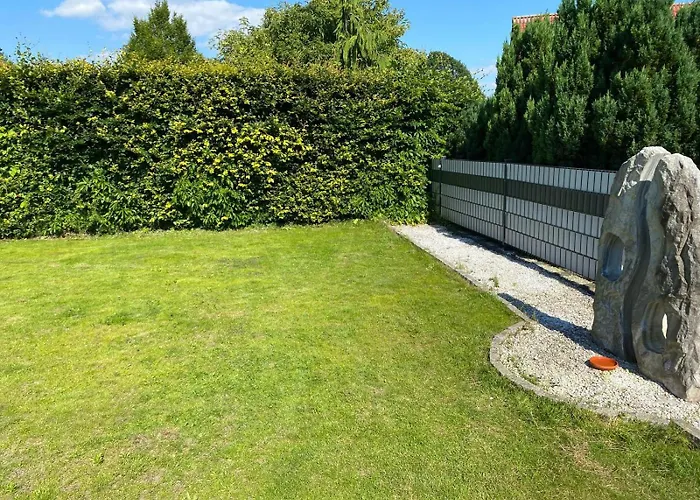 Grosse Traumwohnung Mit Garten Апартаменты