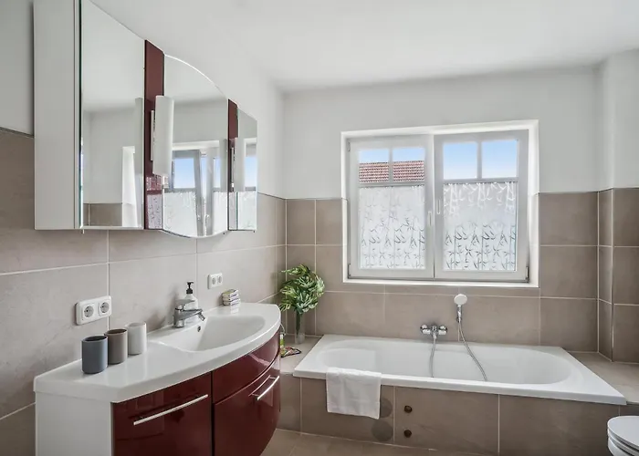 Grosse Traumwohnung Mit Garten Апартаменты