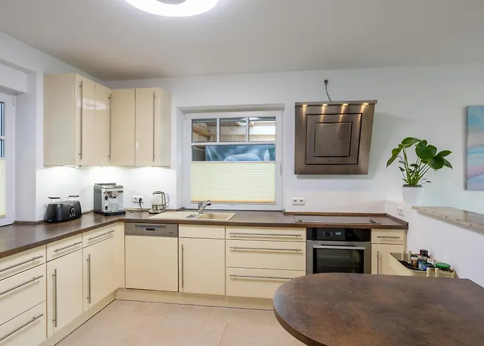 Grosse Traumwohnung Mit Garten Апартаменты